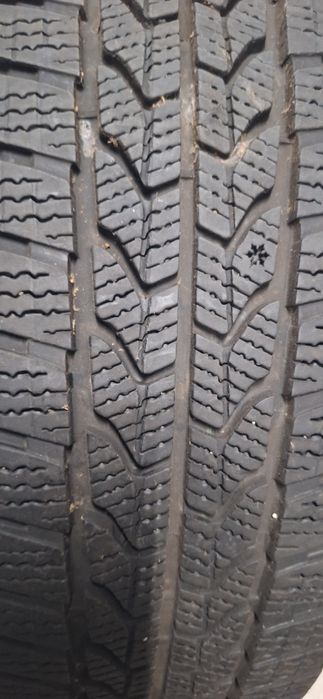 КАТО НОВА! 215 65 16C Goodyear ultragrip cargo