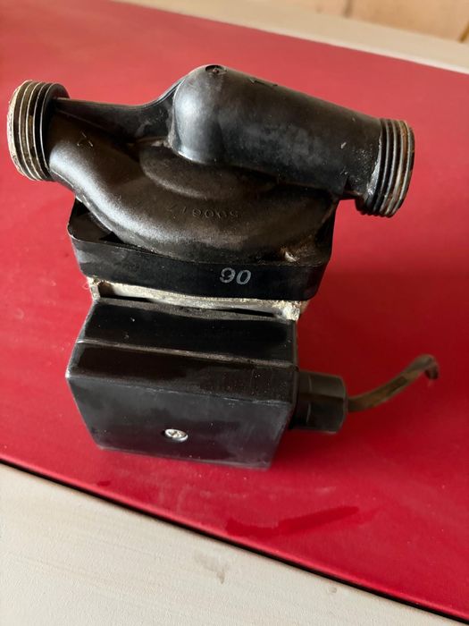 Pompă grundfos  recirculare apa centrală pe gaz