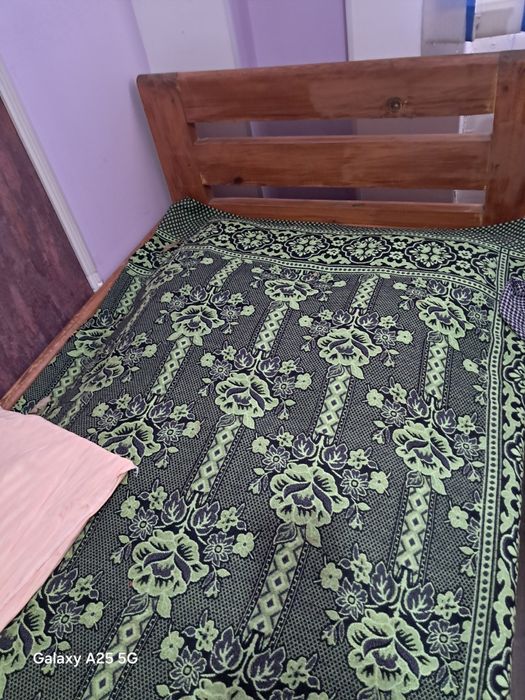 Продам тахту очень крепкую удобную