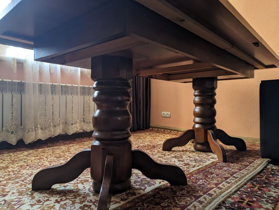 Продам стол для гостинной