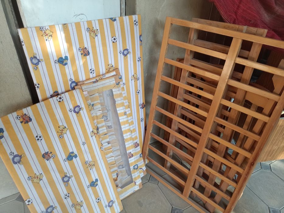 Детская кроватка