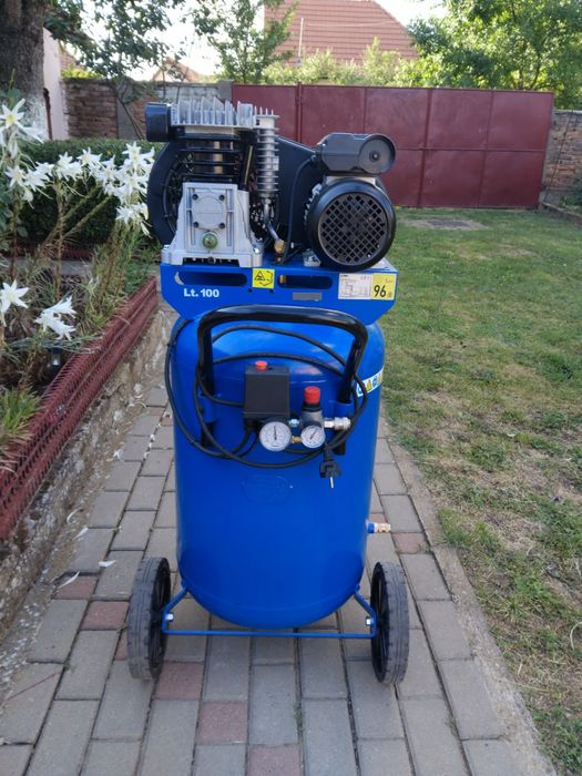 Vând compresor vertical Fima Italia  2.2kw  100lt