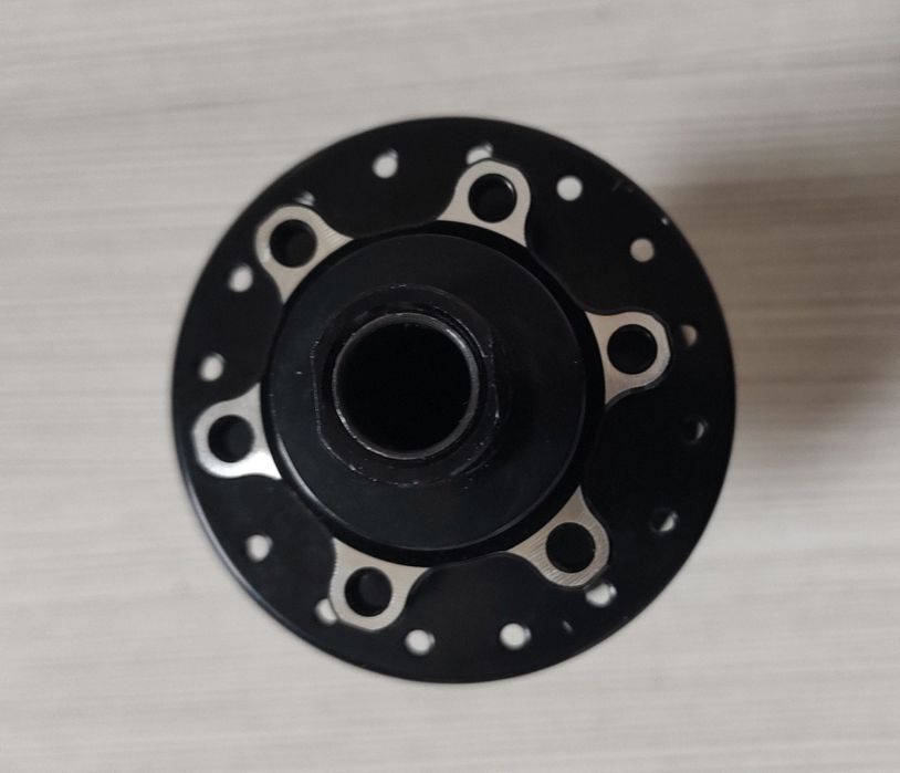 Задна главина Novatec 12/148мм. Нова.