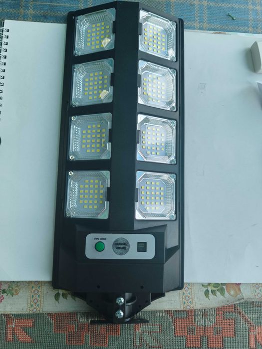 Lampa solara cu 8 led cob si telecomanda