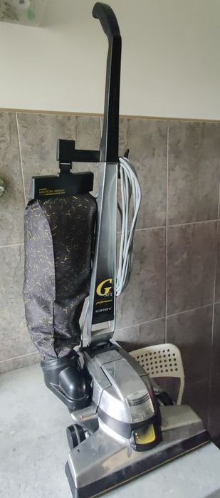 Vând aspirator kirby