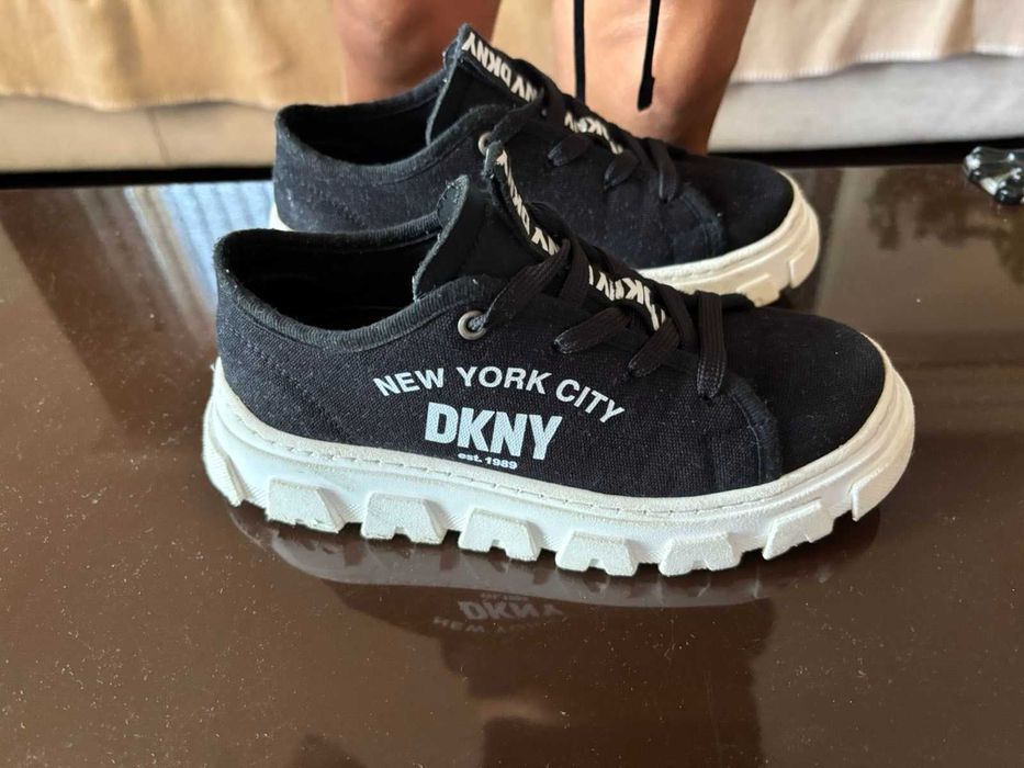 DKNY момичешки обувки 33 номер