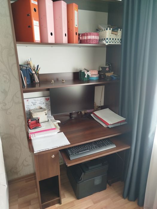 Стол компьютерный в хорошем состоянии