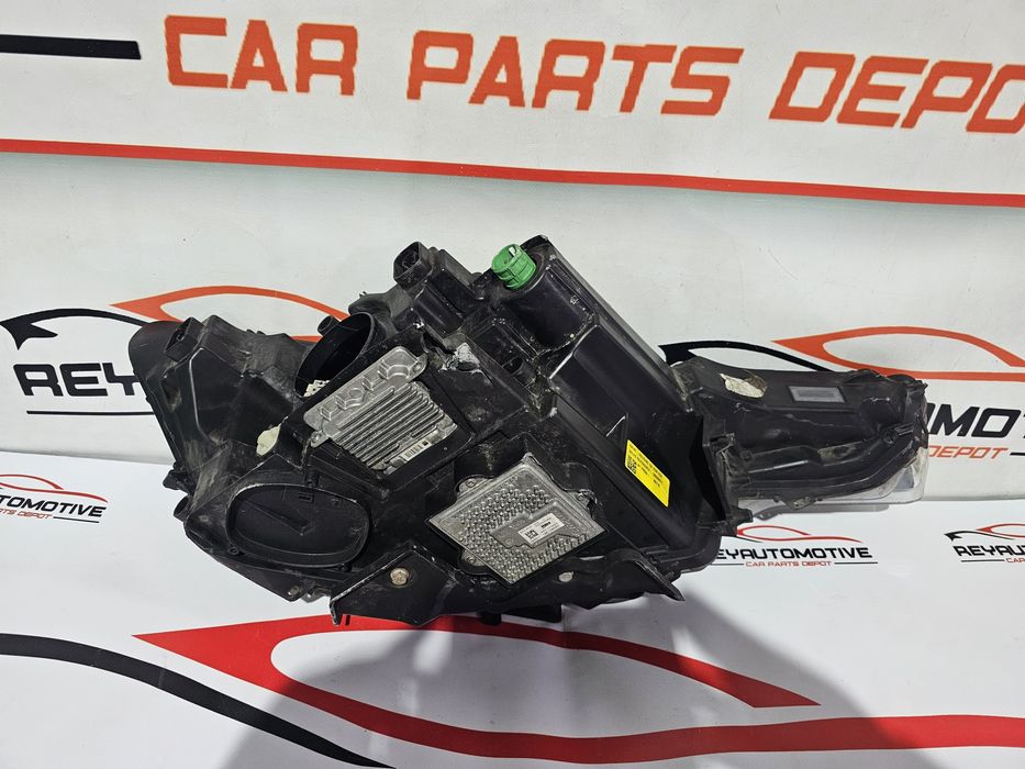 Far stanga bixenon Maserati Levante dupa 2016 cod 670032328