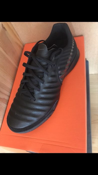 Маратонки кожени Nike