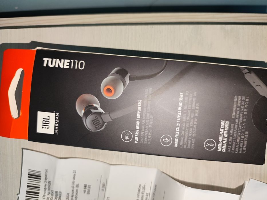 Продам Наушники JBL