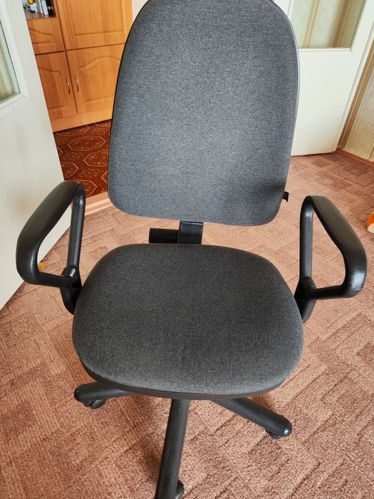 Кресло компьютерное.