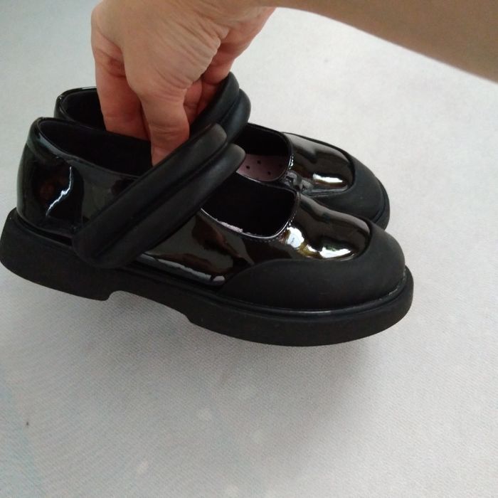 Продам туфли для девочки