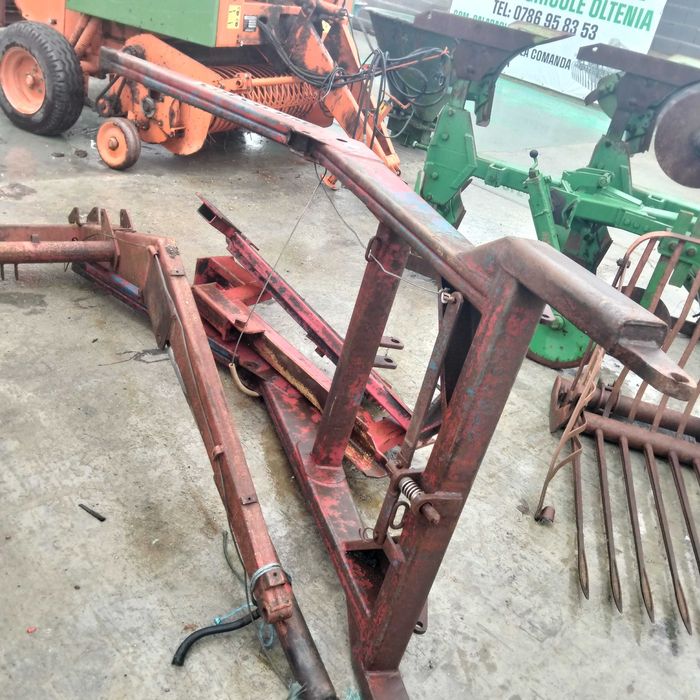 Încărcător frontal tractor U650, U445, U450