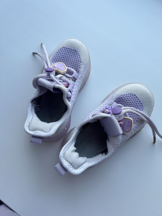 Детские кроссовки