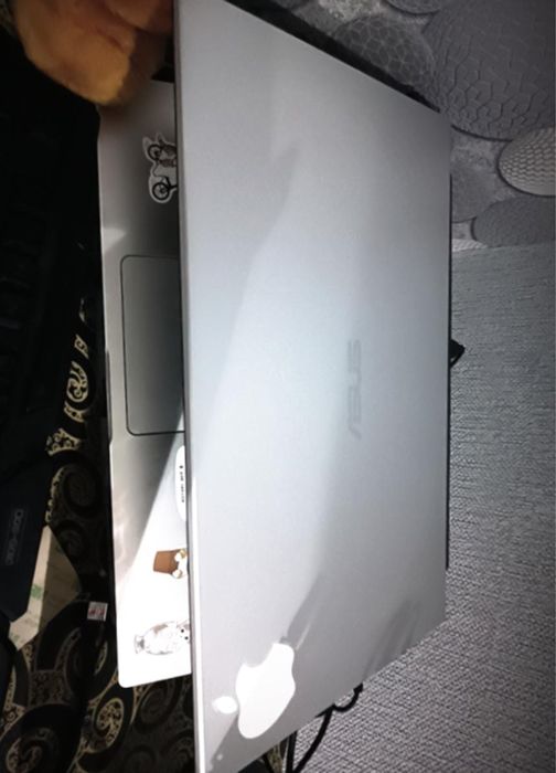 Продается ноутбук asus в отличном состояние