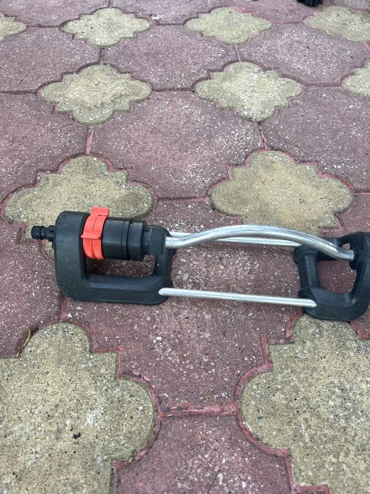 2 броя Gardena разпръсквачи