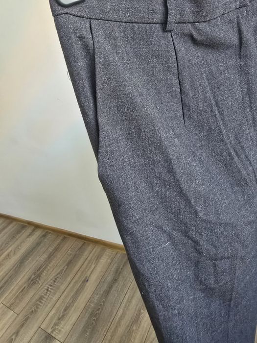 Pantaloni din lana