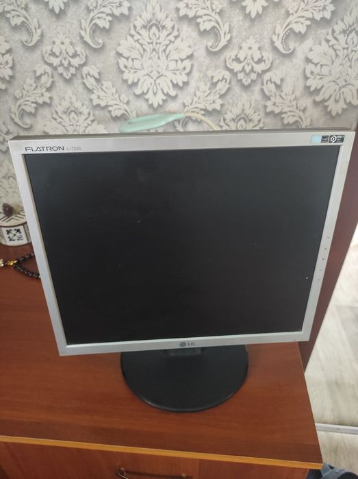 Продам монитор 17