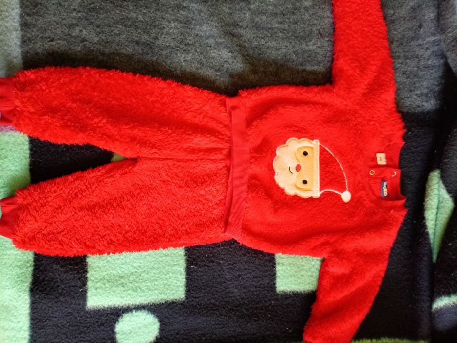 Costumas moale și pufos