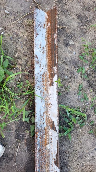 Уголоки металлические 75