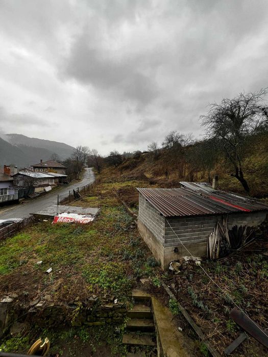 Продава се Къща в с. Томпсън, Област София-област - 228 кв.м за 426 €/кв.м - Снимка #13