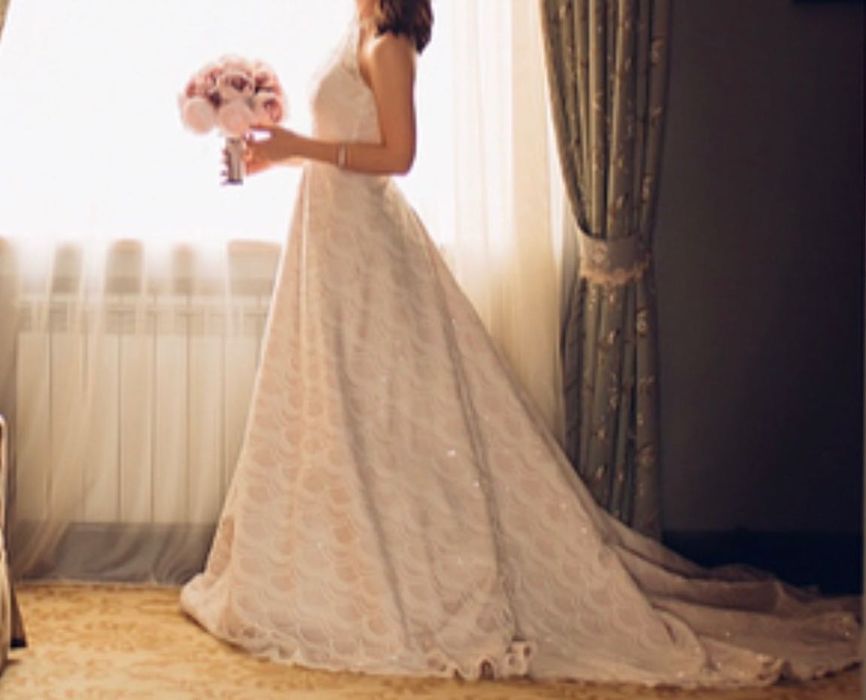 Продам свадебное платье, нежное, цвет Айвори, покупала за 250к