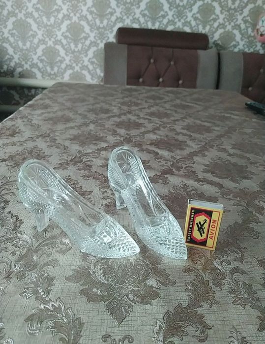 Хрустальные туфелки золушки)