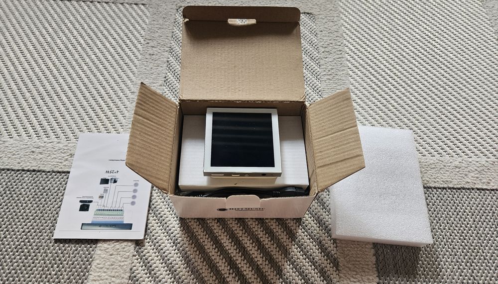 Домашно аудио, видео система с тъчскрийн, Bluetooth,FM,  USB за стена