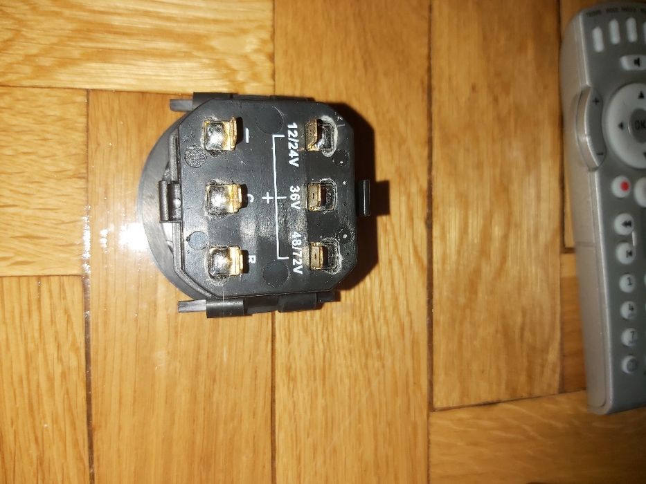 Rl-B1004 мултифункционален лед дисплей за акумулатори