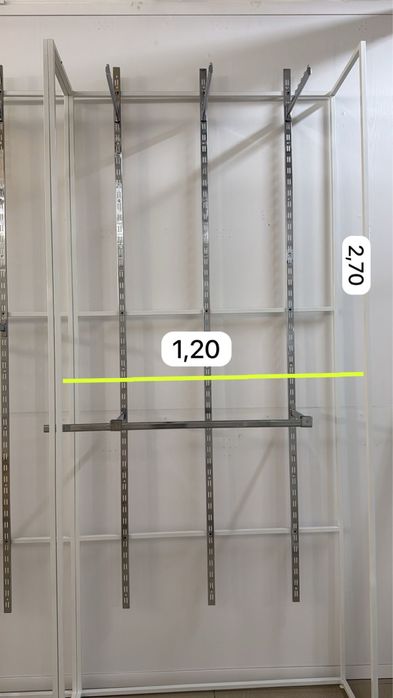 Торговые стойки из металла для одежды