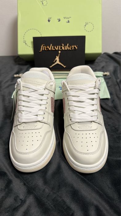 Off White Out of Office Low Rose (size 37)