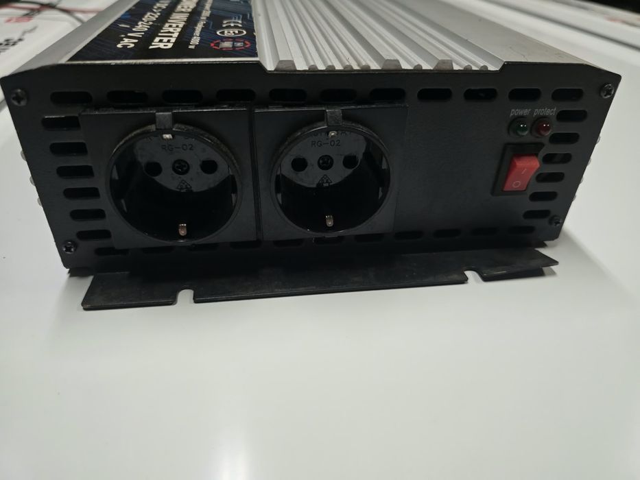 Invertor auto  12v 220 v 4000w
