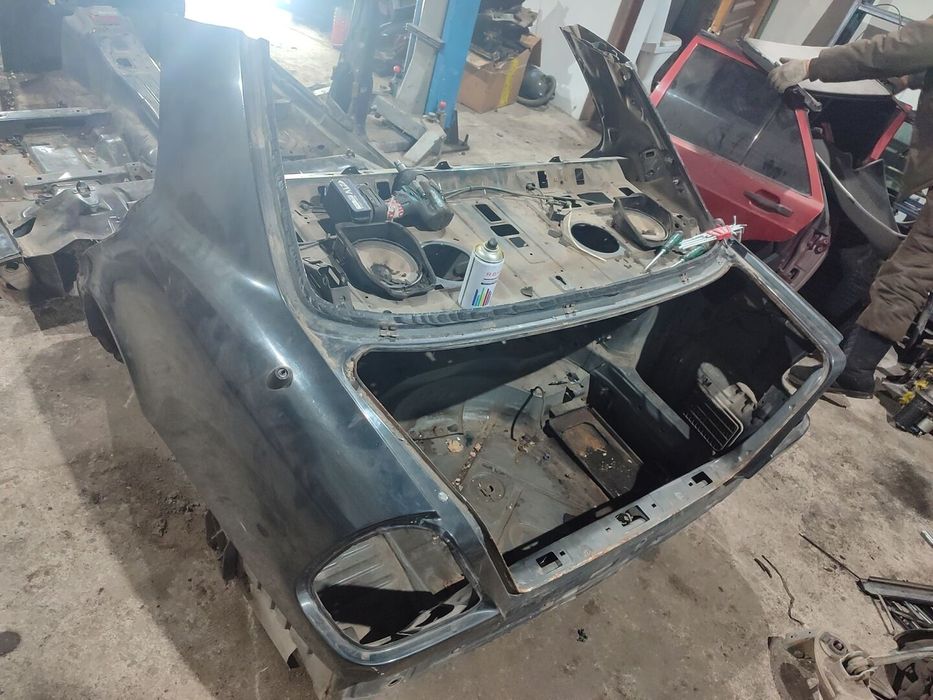 Задний крыло мерседес W202