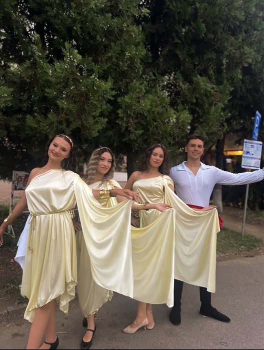 Dansatoare Belly dance + dans țigănesc+ dans grecesc