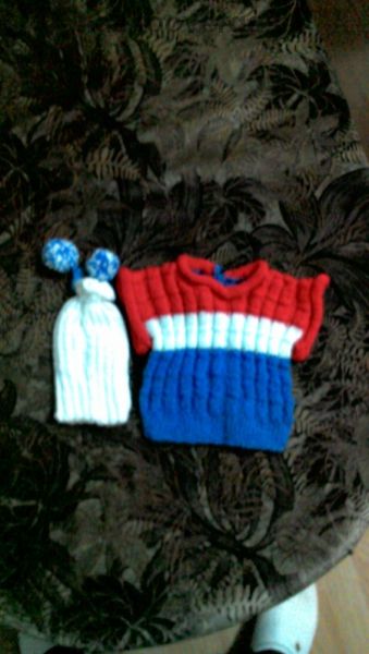 Бебешки дрехи ръчно изплетени