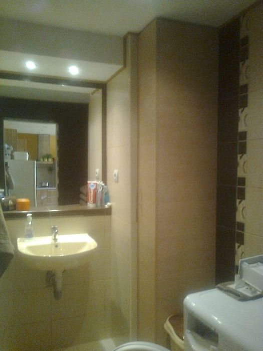 Дава се под наем Тристаен апартамент в Русе, Хъшове - 93 кв.м за 408 € - Снимка #1