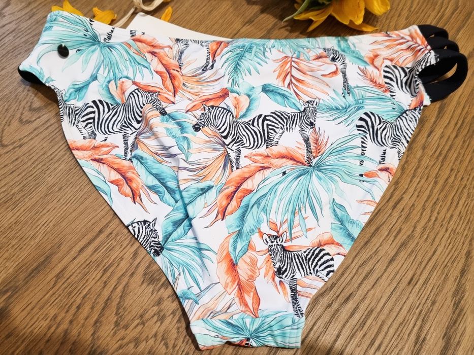 Нов дамски бански Esprit