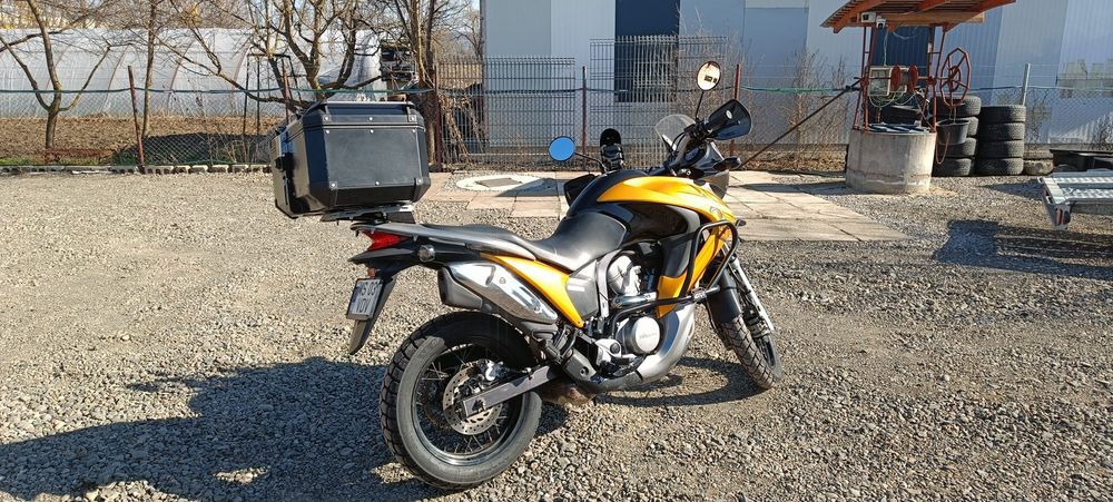 Honda Transalp XL 700 ABS