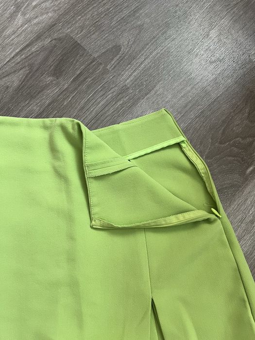 Пола панталон цвят лайм