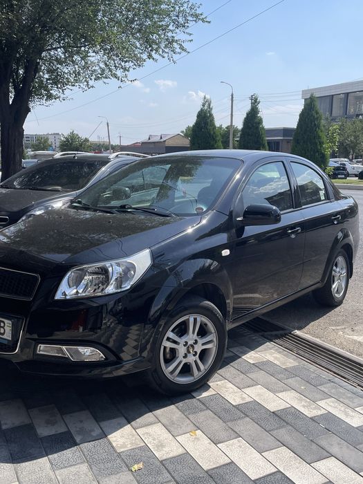 Nexia 3 qora aftmat