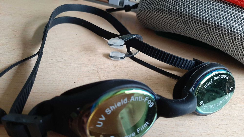 Очки для плавания