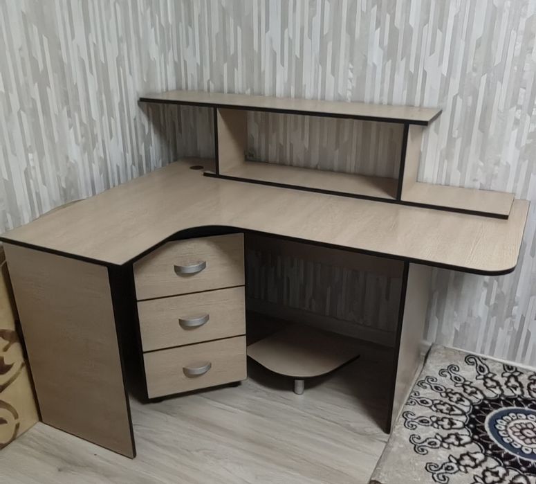 Стол угловой компьютер