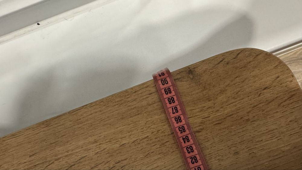 Стол с подножкой