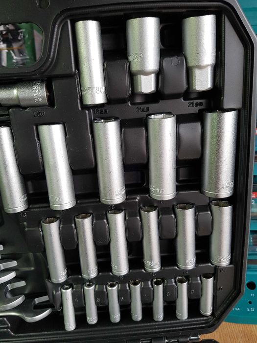 Trusa Scule in Valiza cu 3 clicet -HITMAN  216 buc .. Professional .