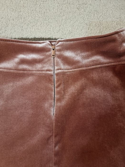 Бутикова плюшена пола