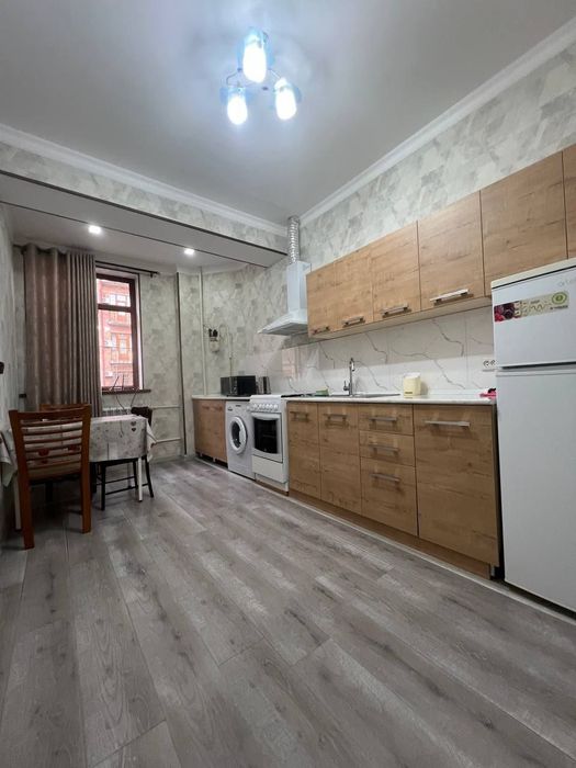 Сдается 1 комнатная квартира напротив парка Бабура.