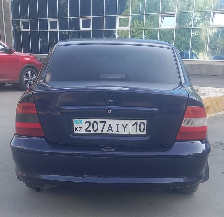 Продам автомобиль Опель Вектра 1998г.