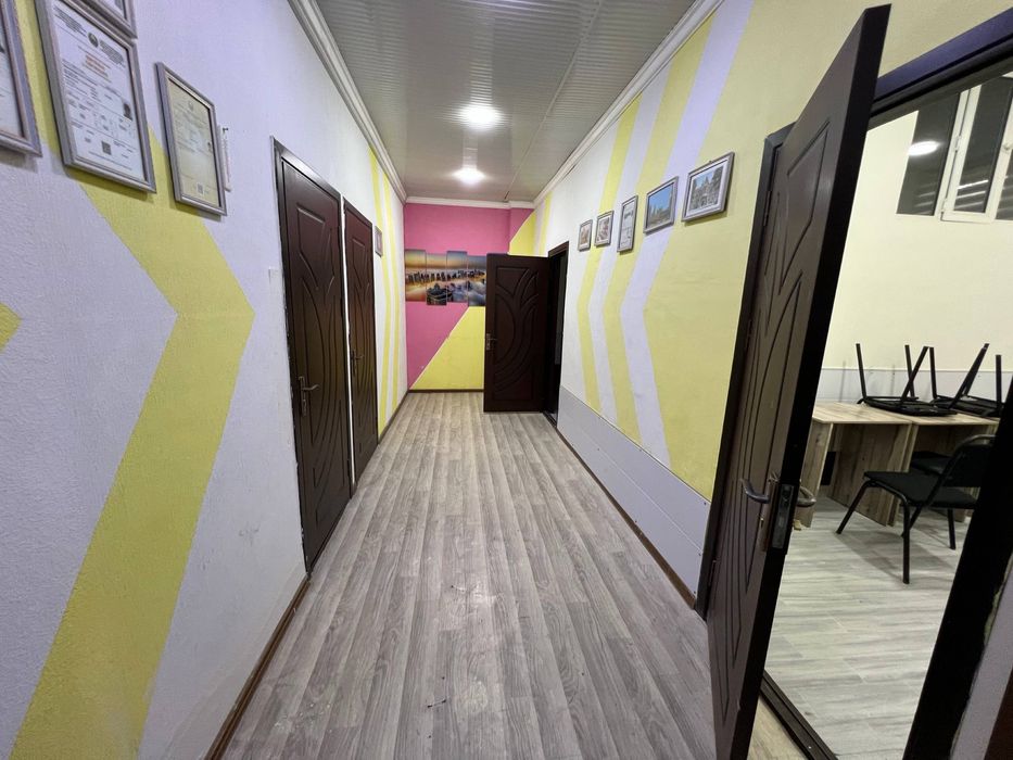 Аренда под офис недалеко метро Юнусабад! Юниверсам 2 линия! С мебелью!