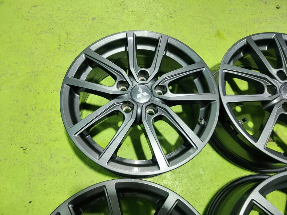 16 5x114.3 Mitsubishi лети джанти 5х114.3
