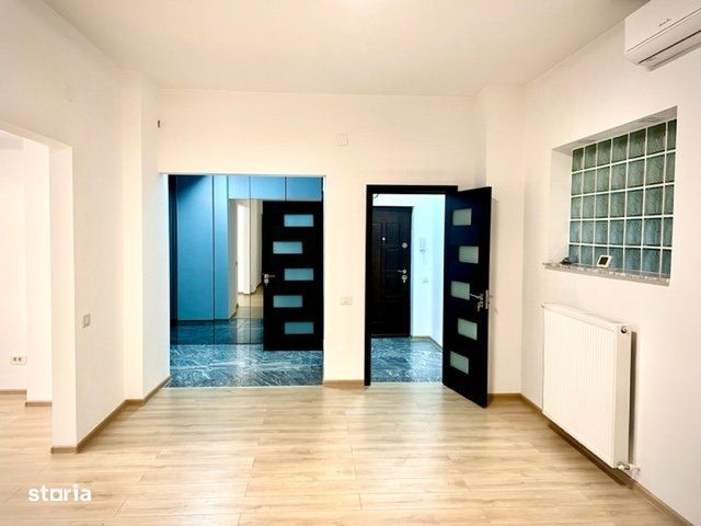 Inchiriere apartament 4 camere Piata Romana